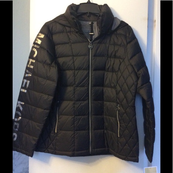 LAST CALL‼️Michael Kors Packable Down Jacket - Picture 4 of 7